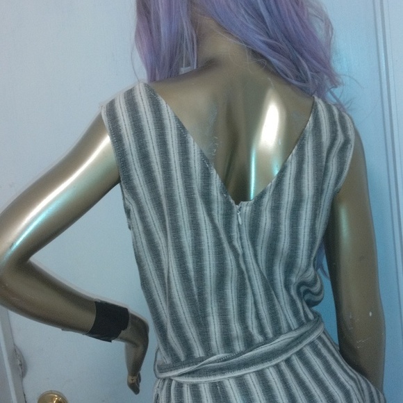 Mac studios gray and black and white striped jumpsuit with belt wide leg - Picture 10 of 13